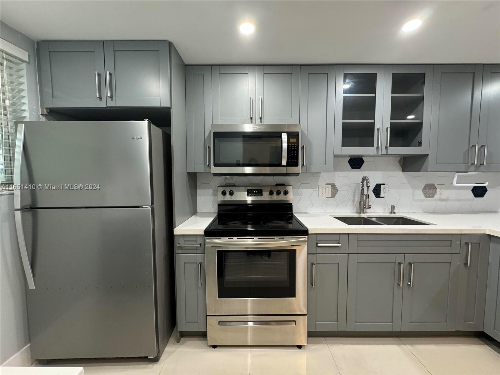 OMEGA CONDO NO 6 - Residential