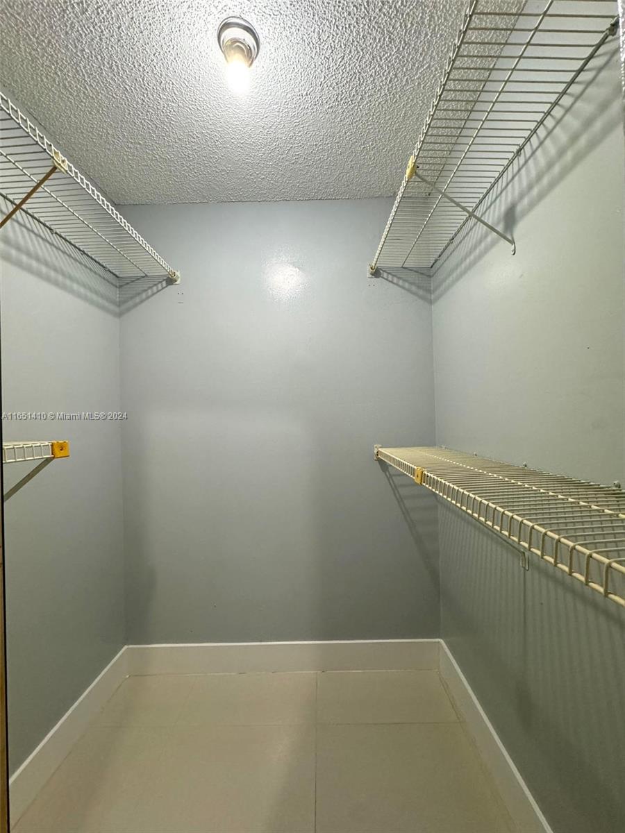 OMEGA CONDO NO 6 - Residential