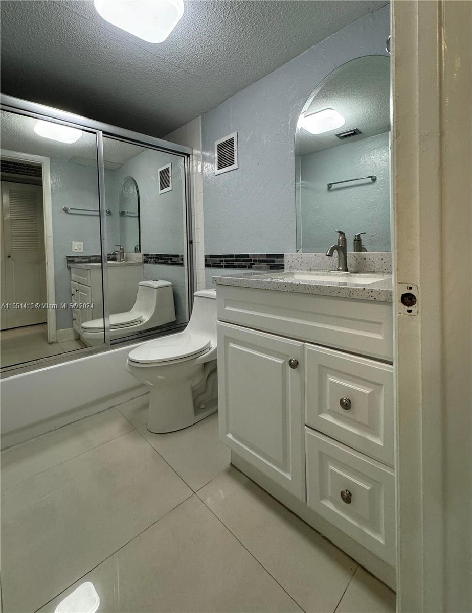 OMEGA CONDO NO 6 - Residential