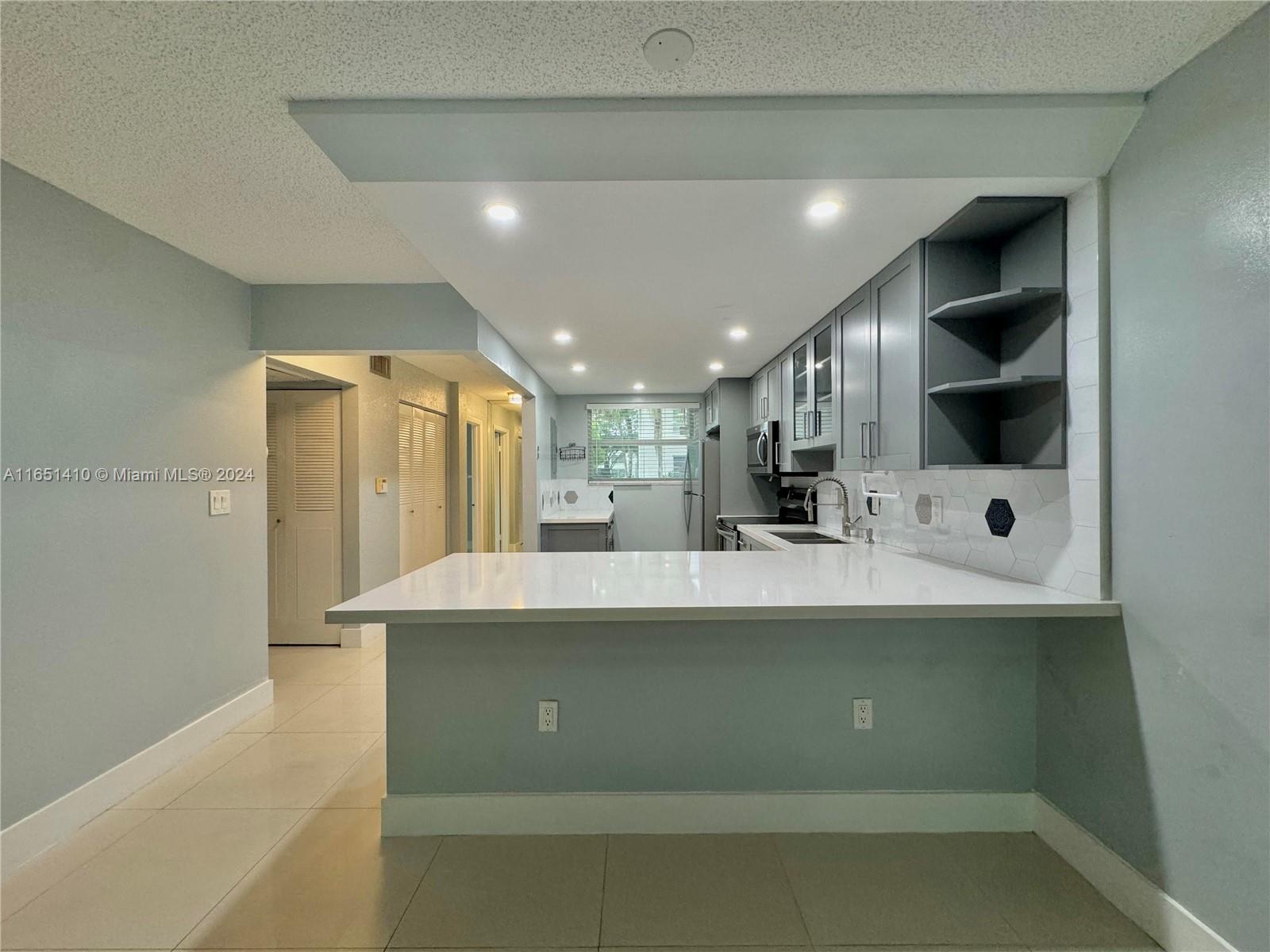 OMEGA CONDO NO 6 - Residential