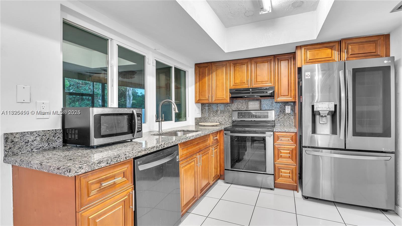 831 SW 49th Ter 0