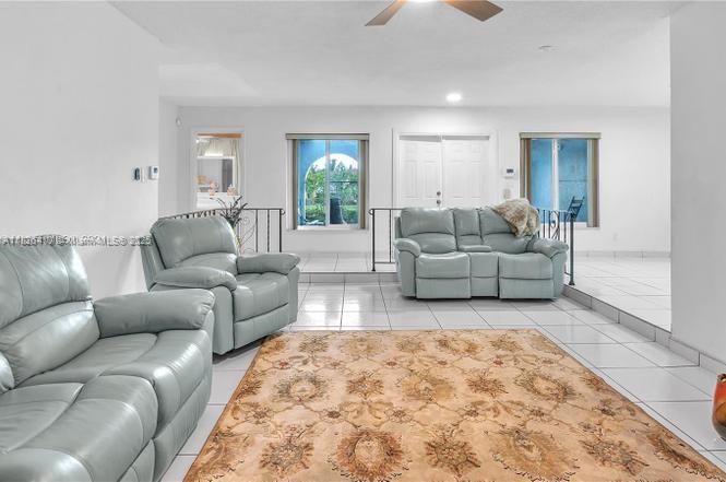 831 SW 49th Ter 0
