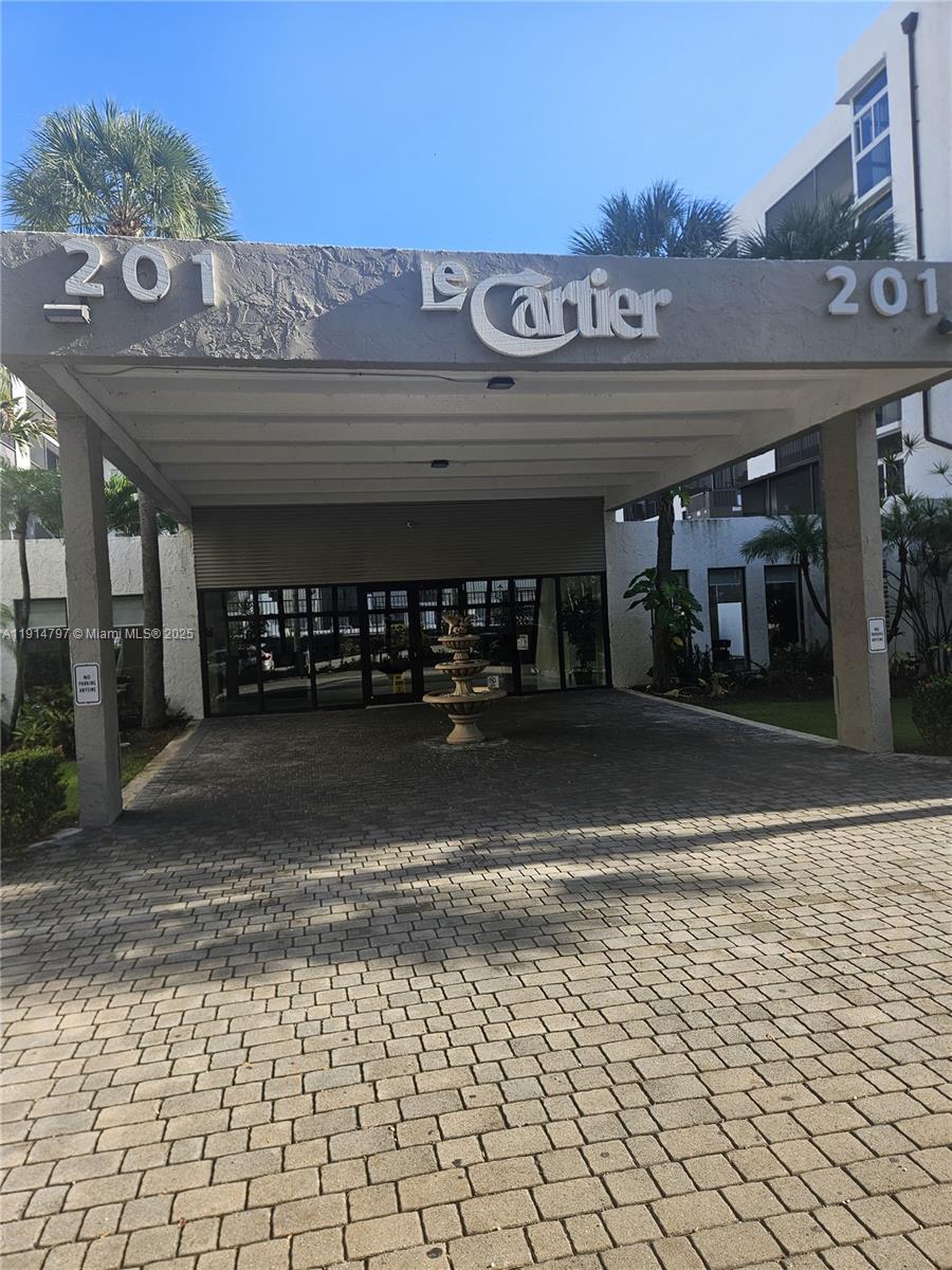 LE CARTIER CONDO - Residential Lease