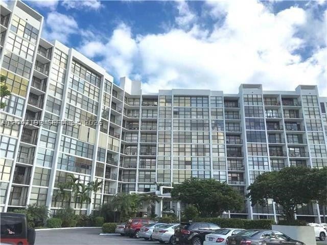 Photo of 800 Parkview Dr #1018, Hallandale Beach, FL 33009 (MLS # A12042192)