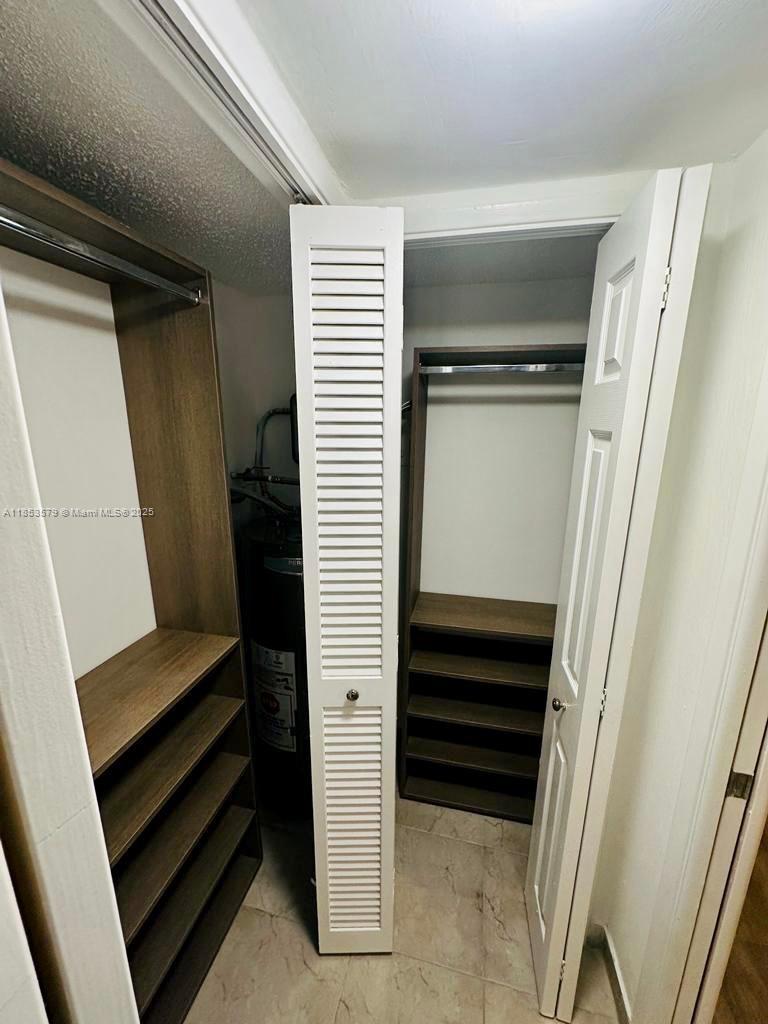 NO 39 PALM-AIRE COUNTRY C - Residential Lease