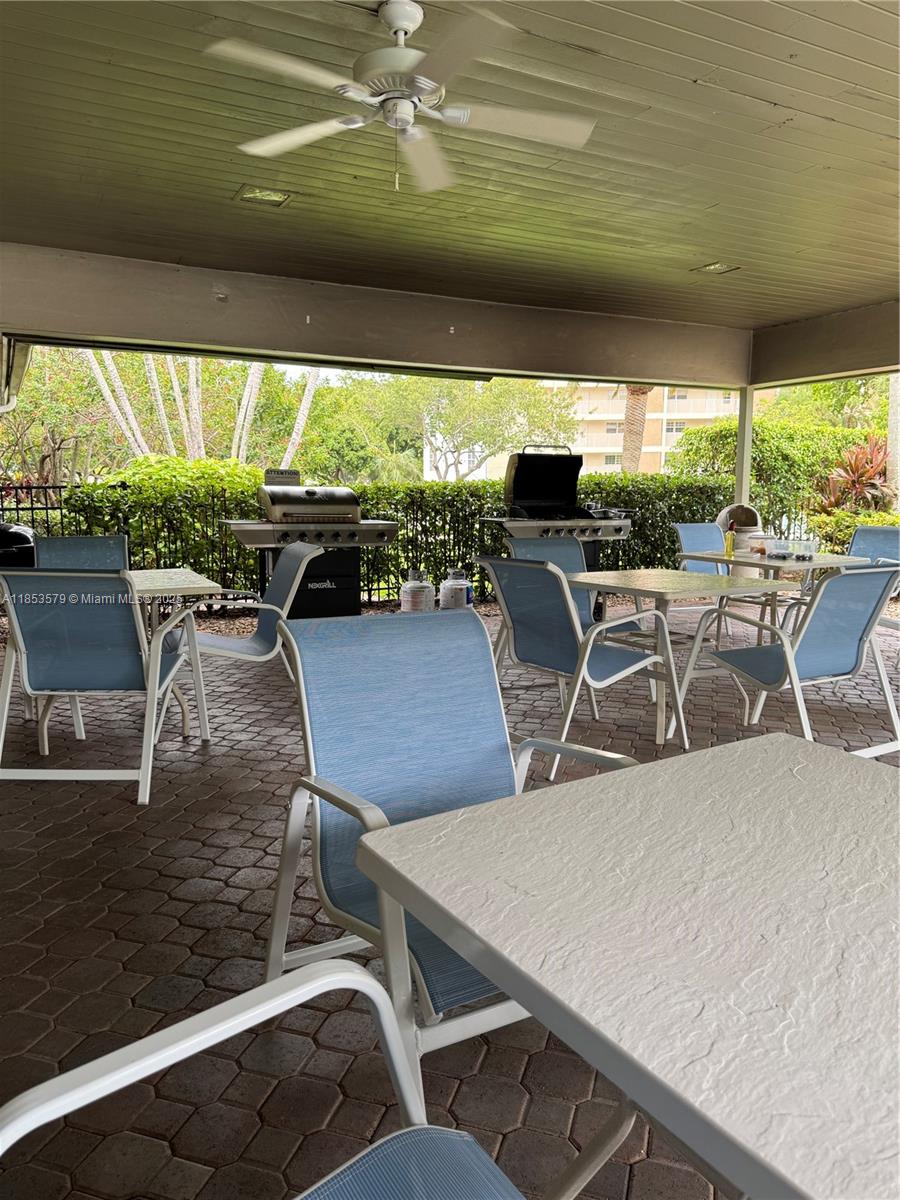 NO 39 PALM-AIRE COUNTRY C - Residential Lease