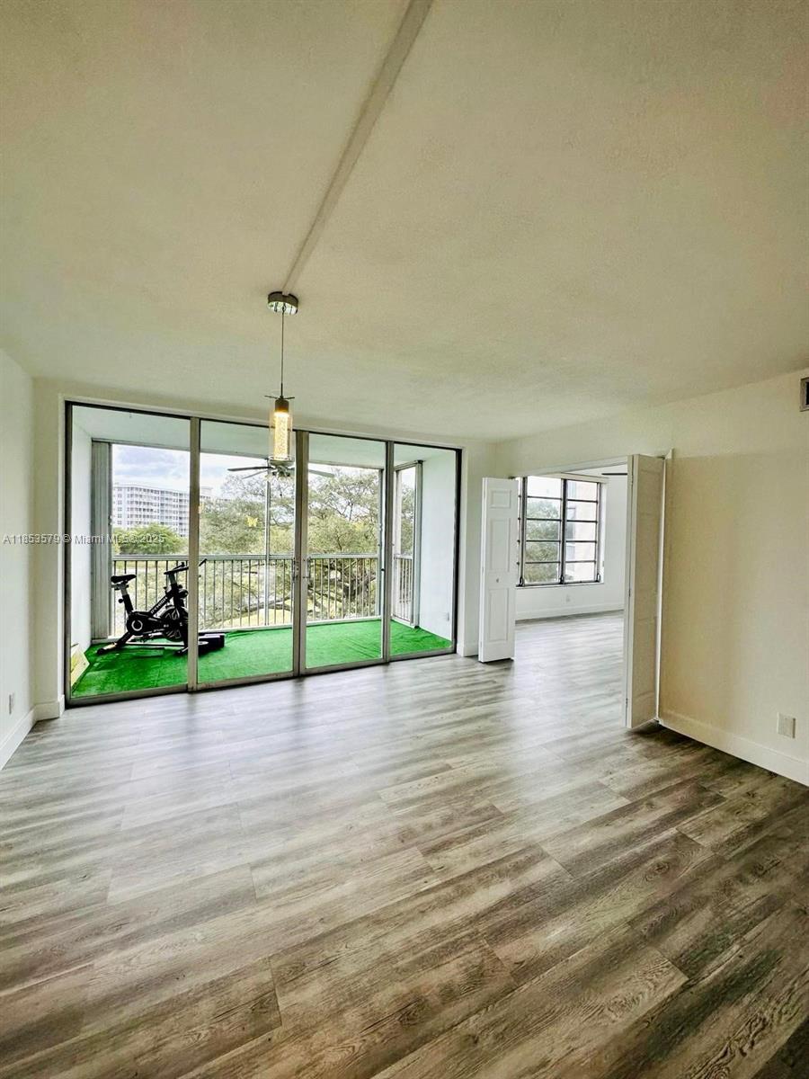 NO 39 PALM-AIRE COUNTRY C - Residential Lease