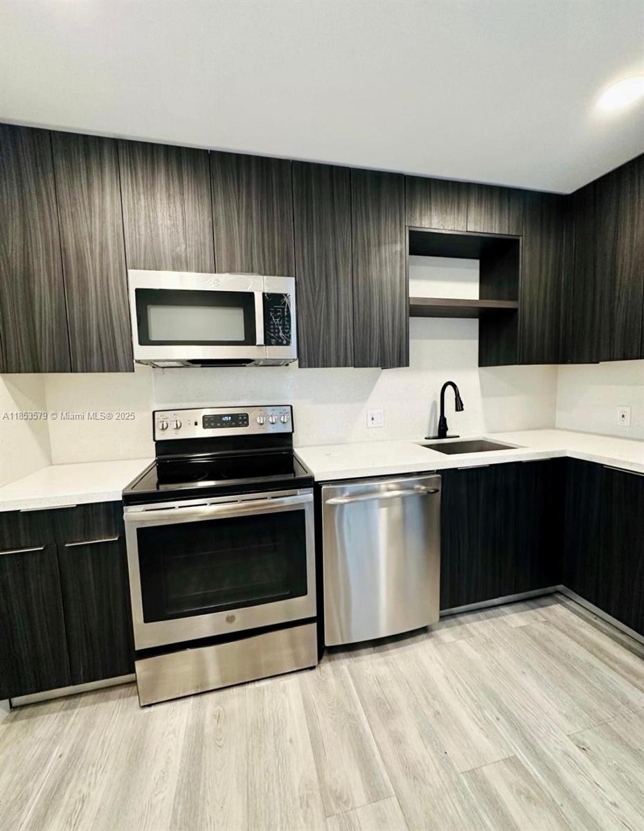 NO 39 PALM-AIRE COUNTRY C - Residential Lease