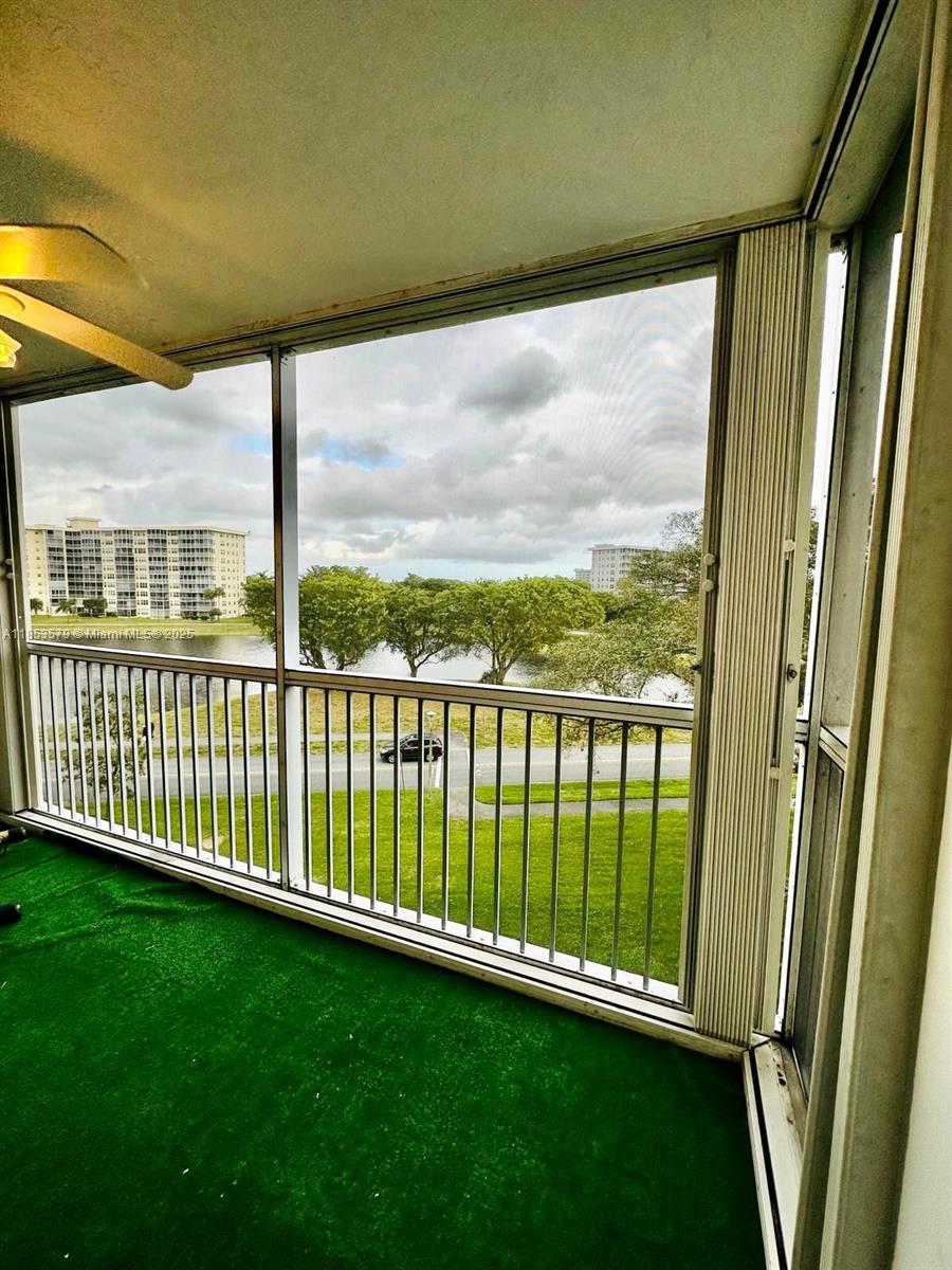 NO 39 PALM-AIRE COUNTRY C - Residential Lease