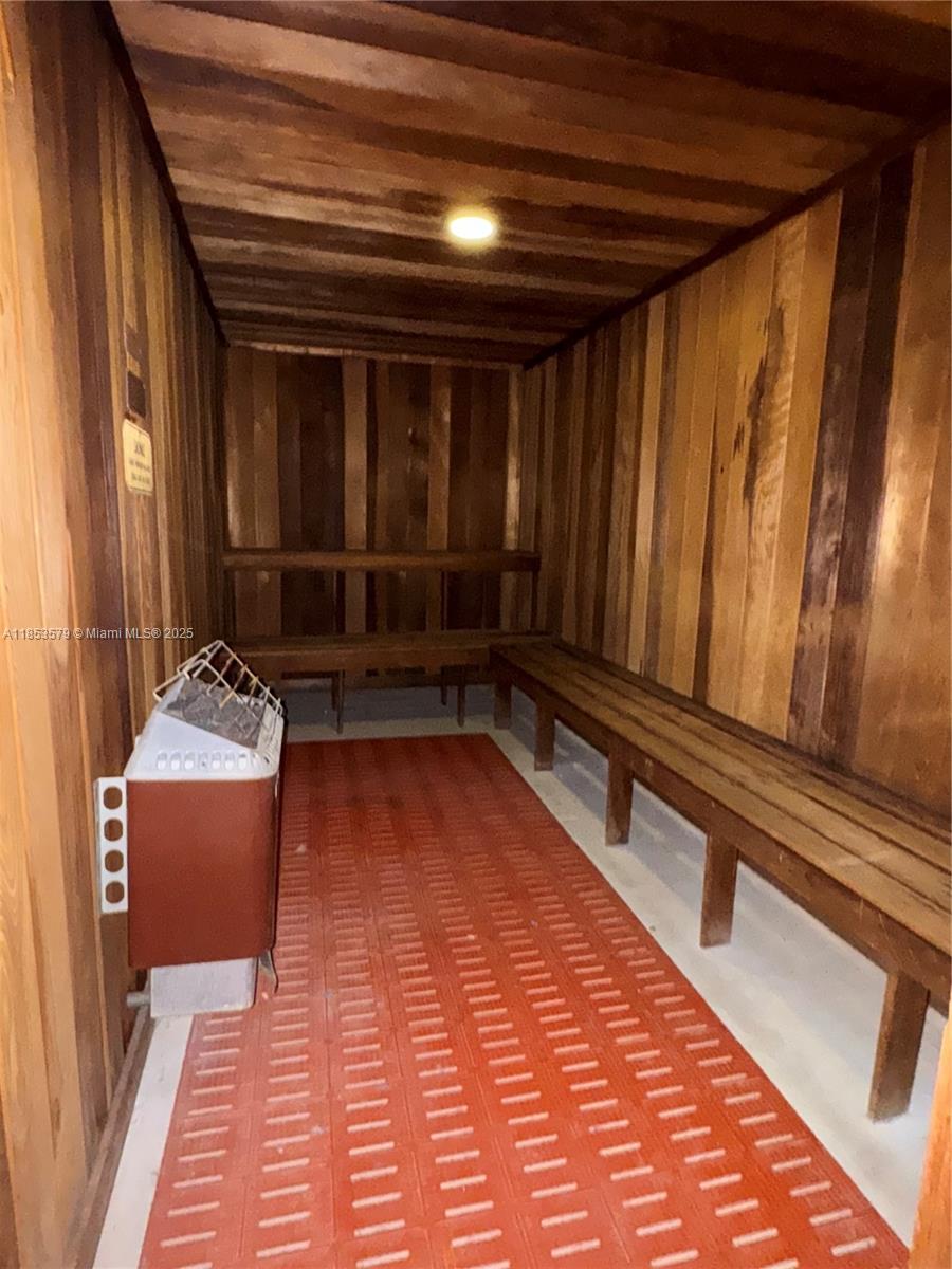 NO 39 PALM-AIRE COUNTRY C - Residential Lease