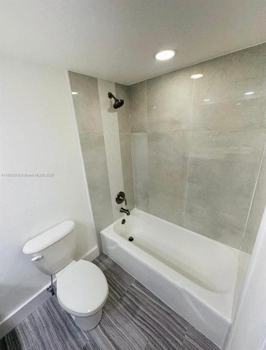 NO 39 PALM-AIRE COUNTRY C - Residential Lease