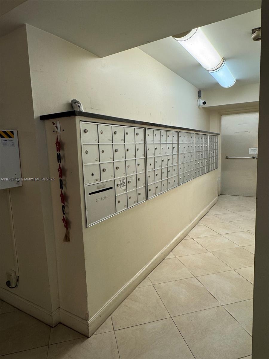 NO 39 PALM-AIRE COUNTRY C - Residential Lease