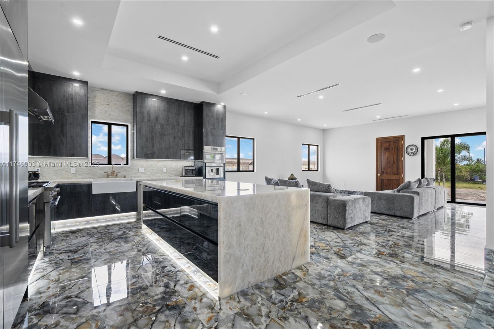 NEW HOMES ESTATES - Residential