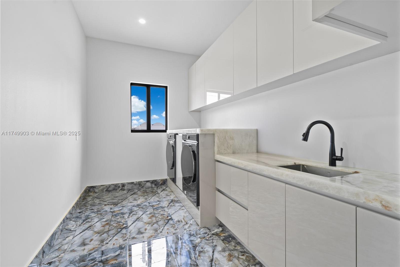 NEW HOMES ESTATES - Residential
