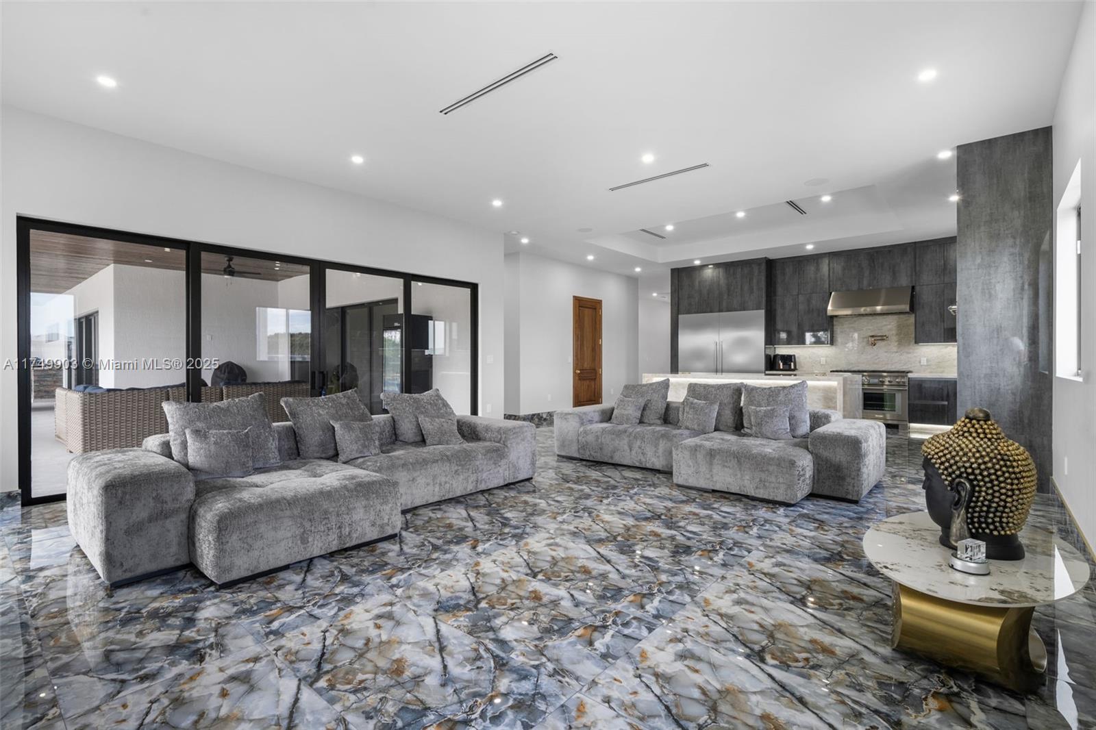 NEW HOMES ESTATES - Residential