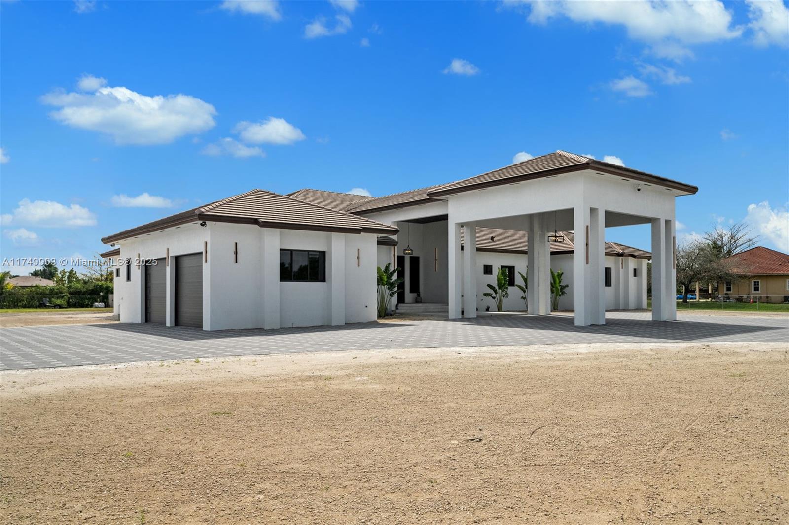 NEW HOMES ESTATES - Residential
