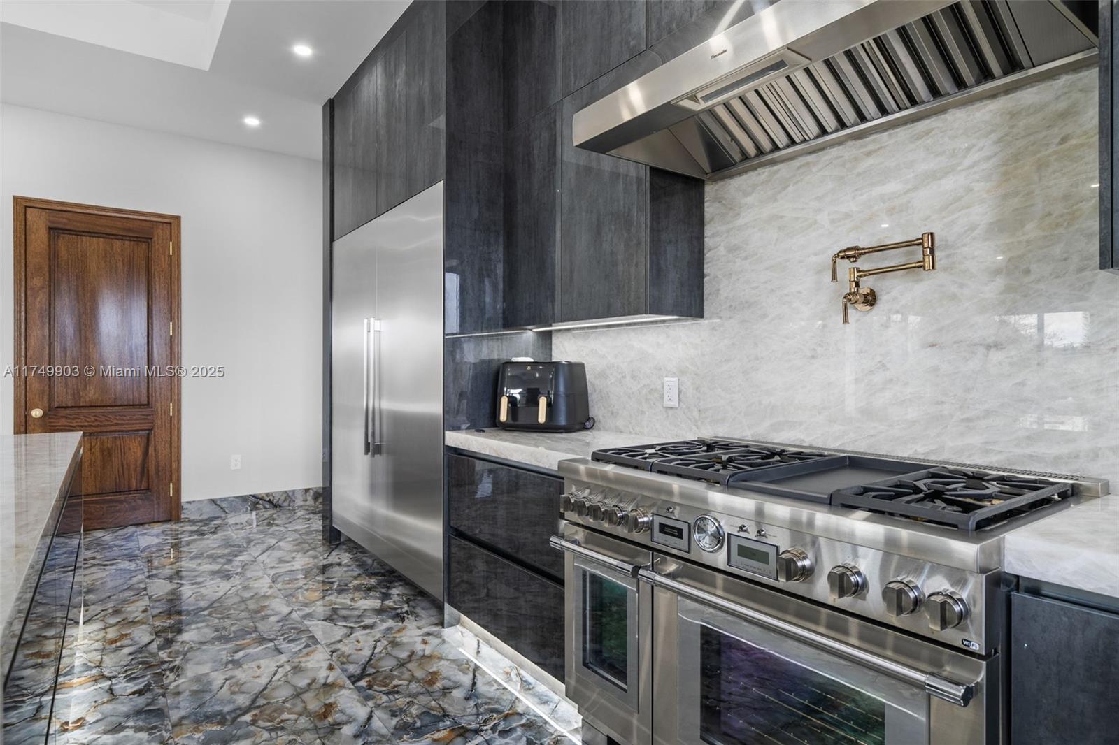 NEW HOMES ESTATES - Residential