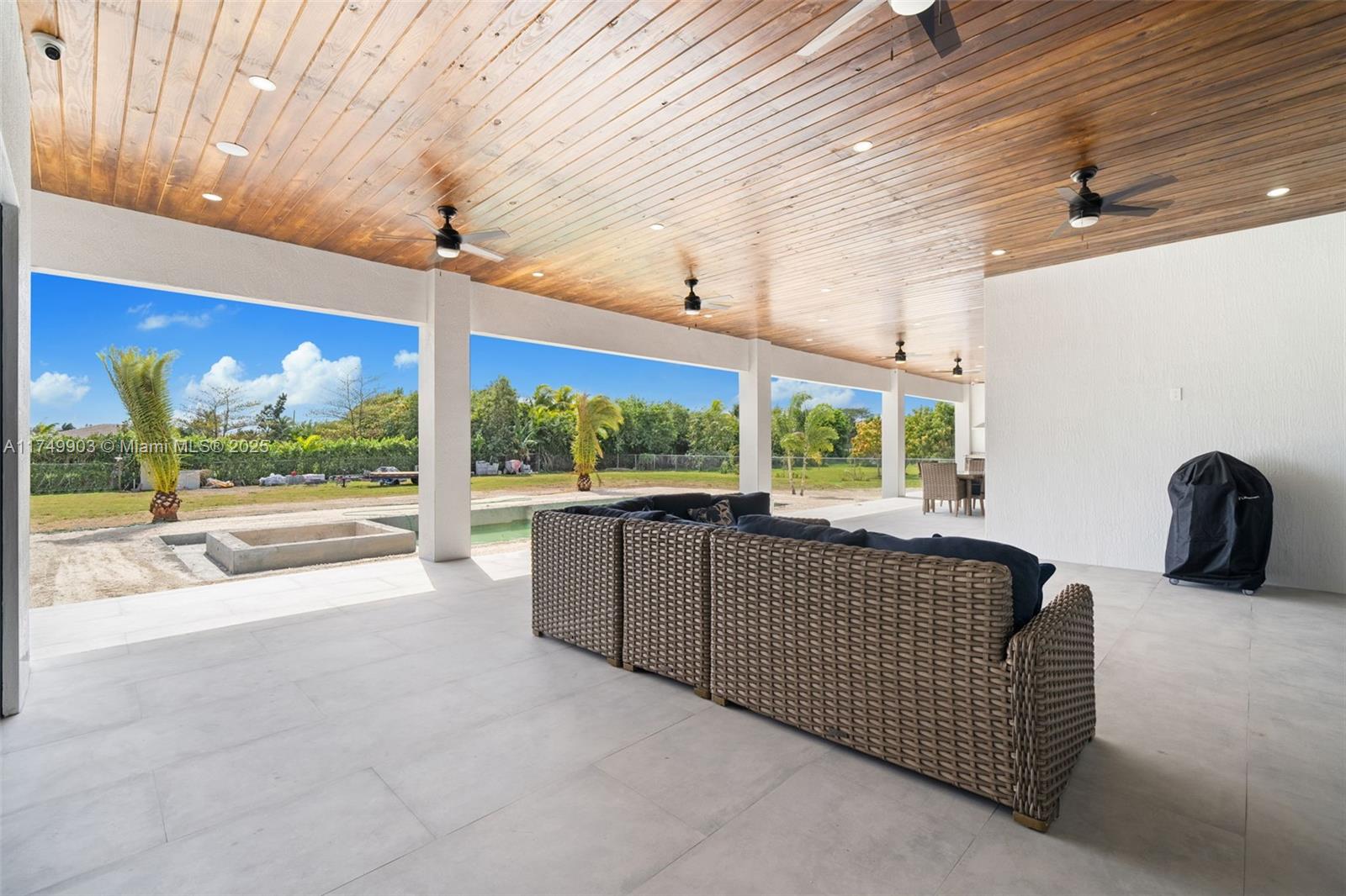 NEW HOMES ESTATES - Residential