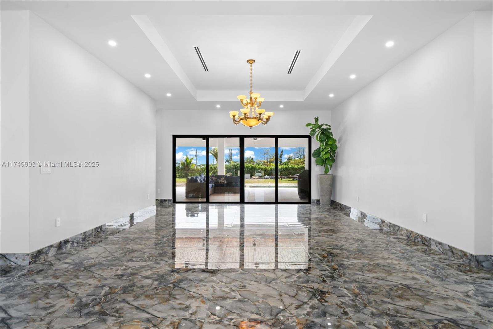 NEW HOMES ESTATES - Residential