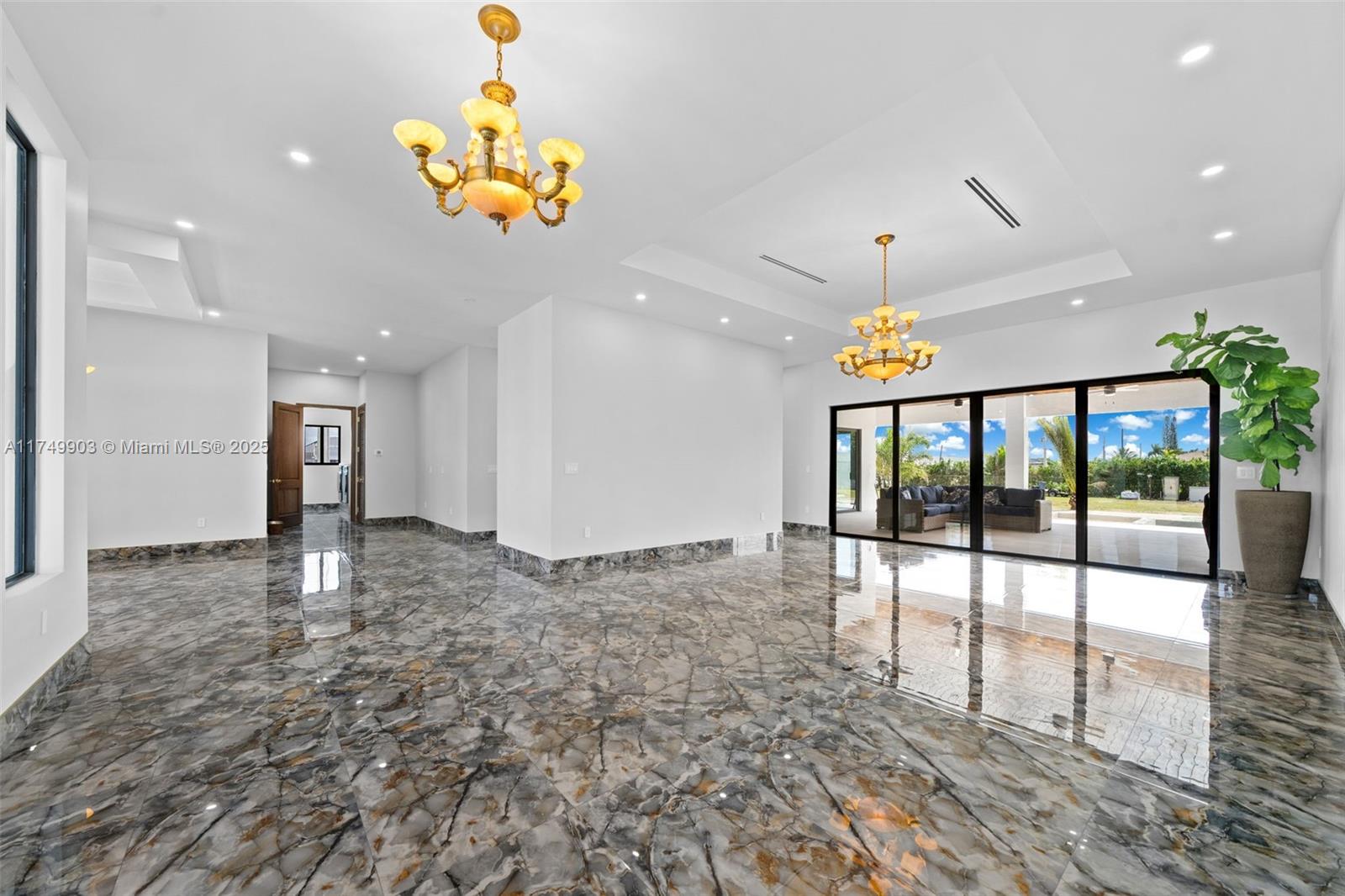 NEW HOMES ESTATES - Residential