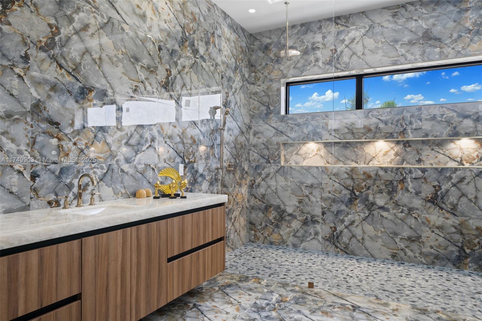 NEW HOMES ESTATES - Residential