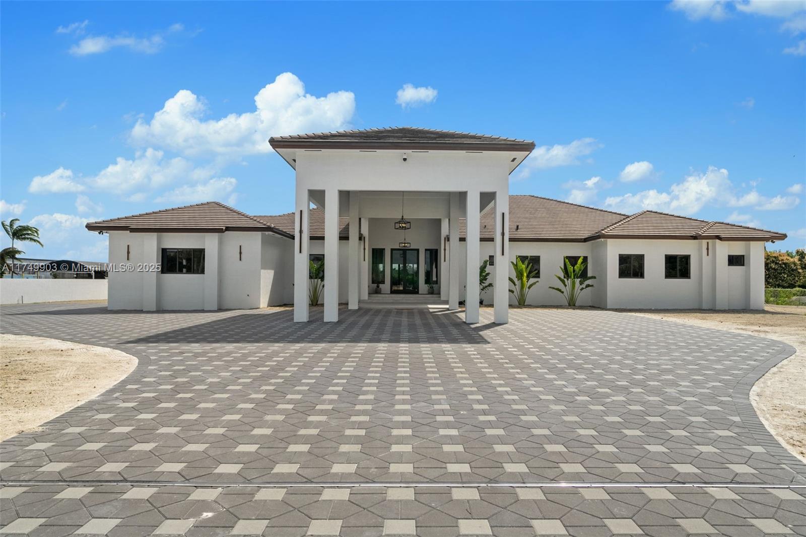 NEW HOMES ESTATES - Residential