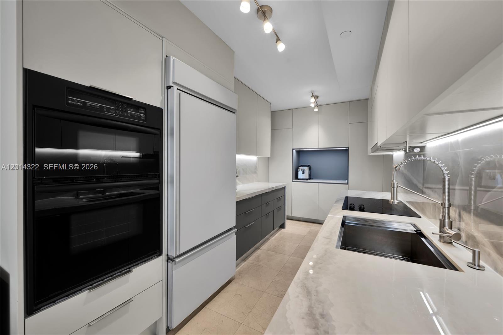 BEACH CLUB THREE CONDO - Residential