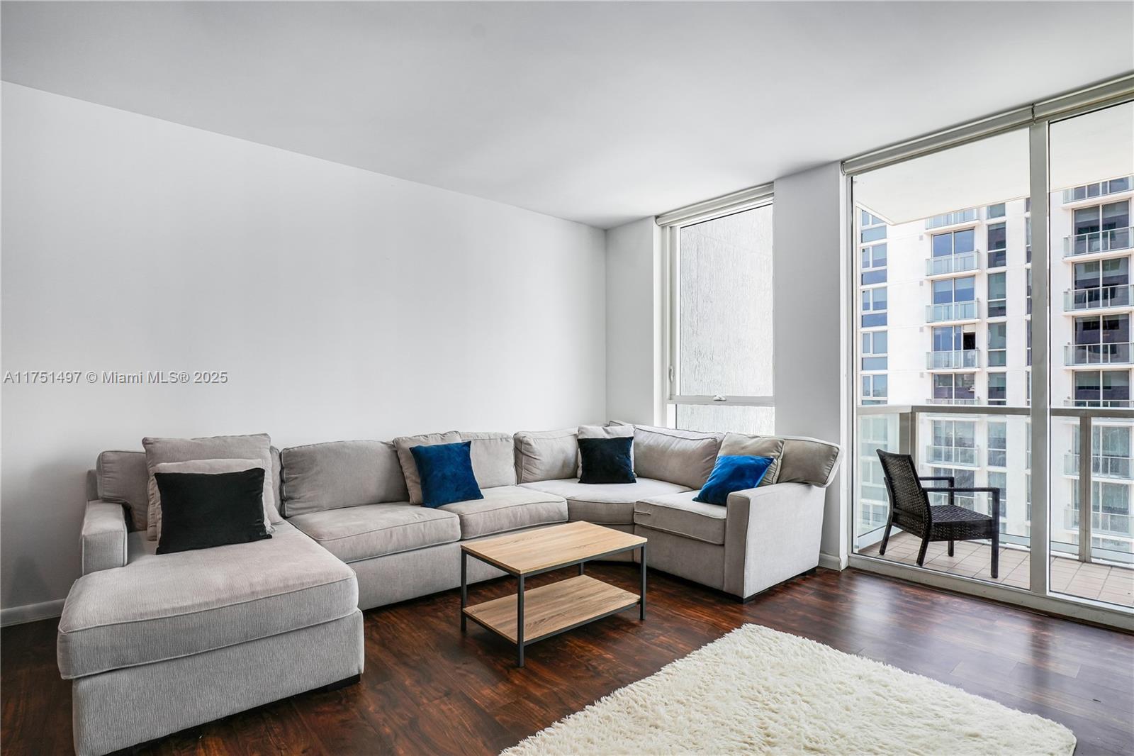 253 NE 2nd St 1706
