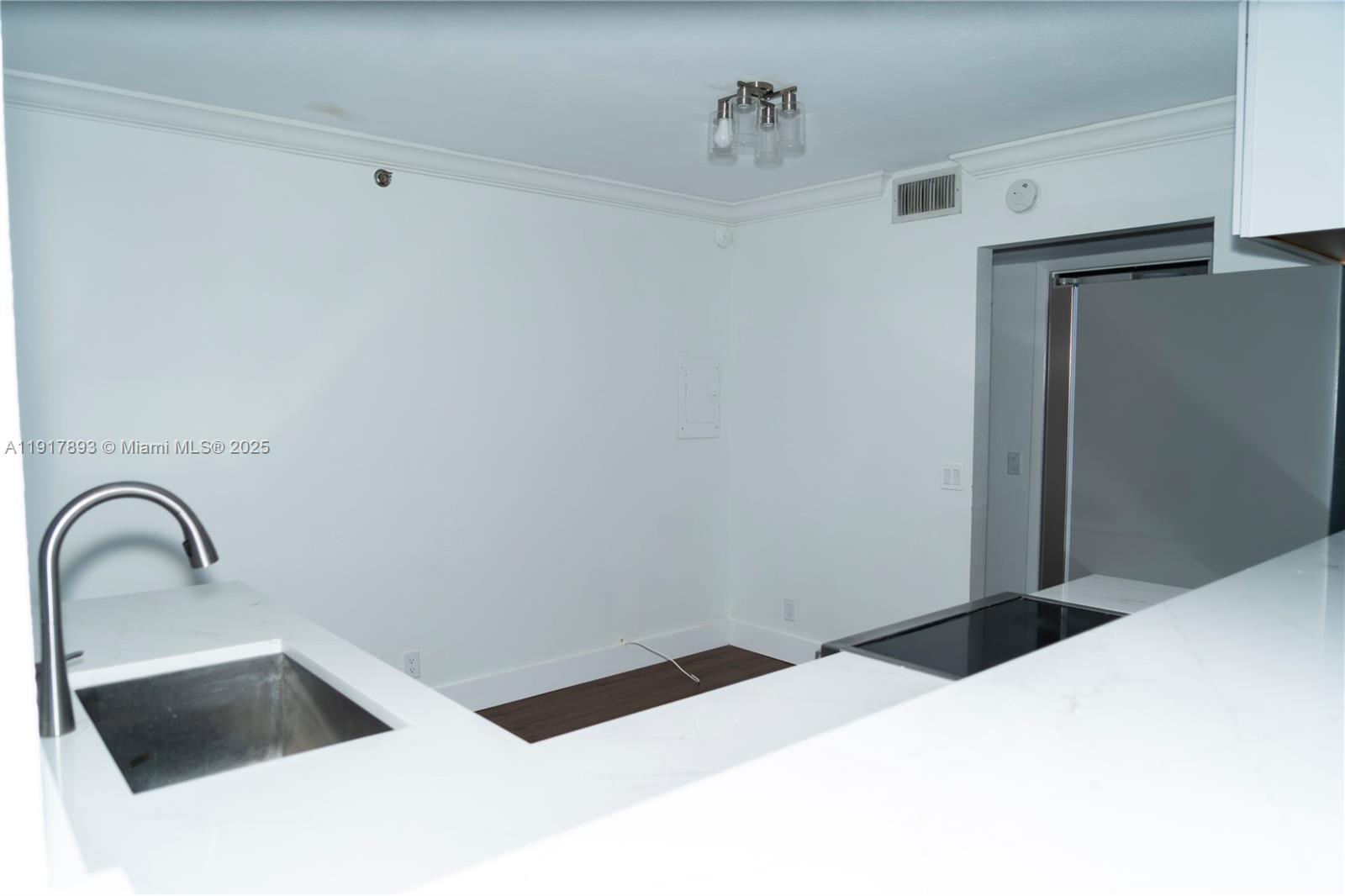 LAKE EMERALD CONDOMINIUM - Residential Lease