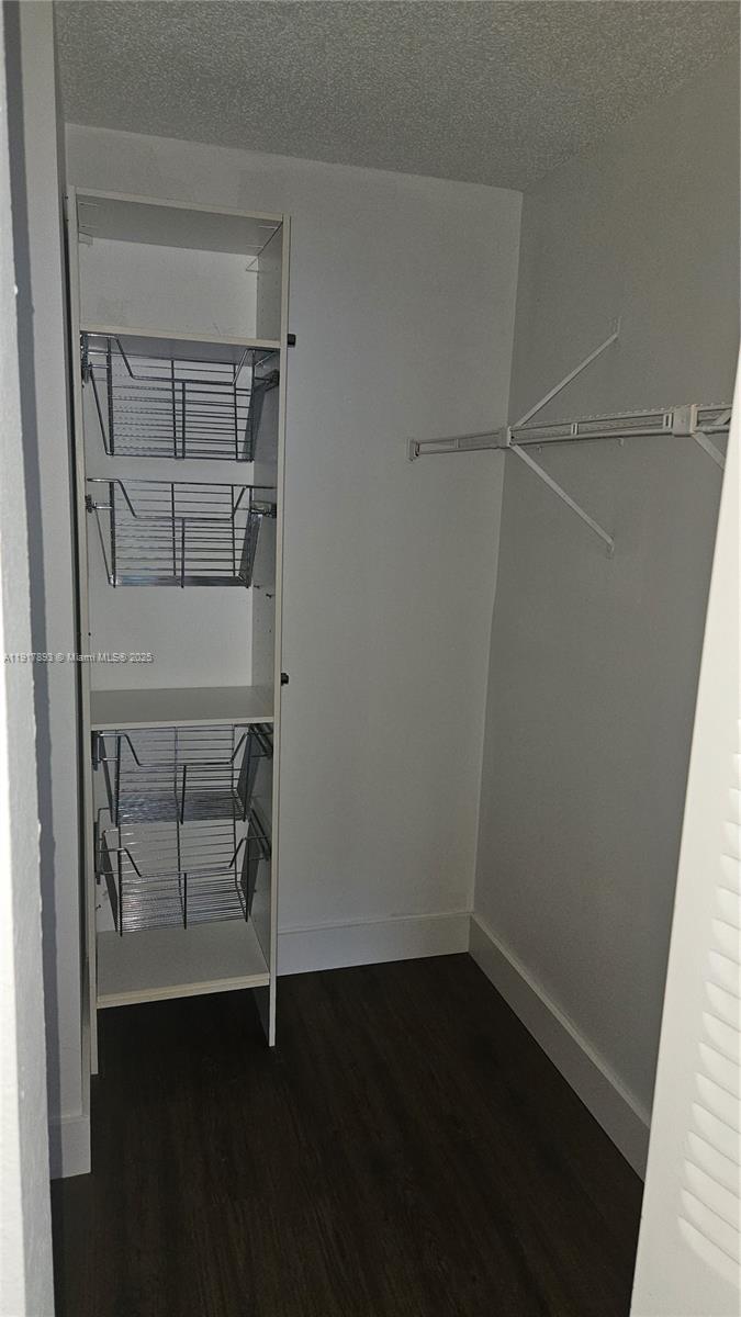 LAKE EMERALD CONDOMINIUM - Residential Lease