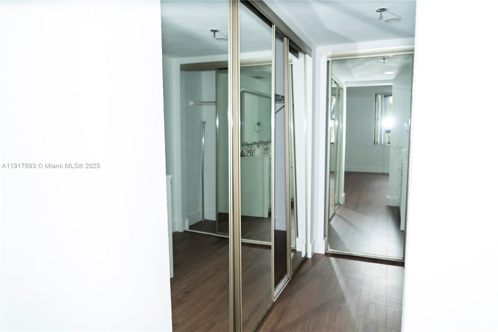 LAKE EMERALD CONDOMINIUM - Residential Lease