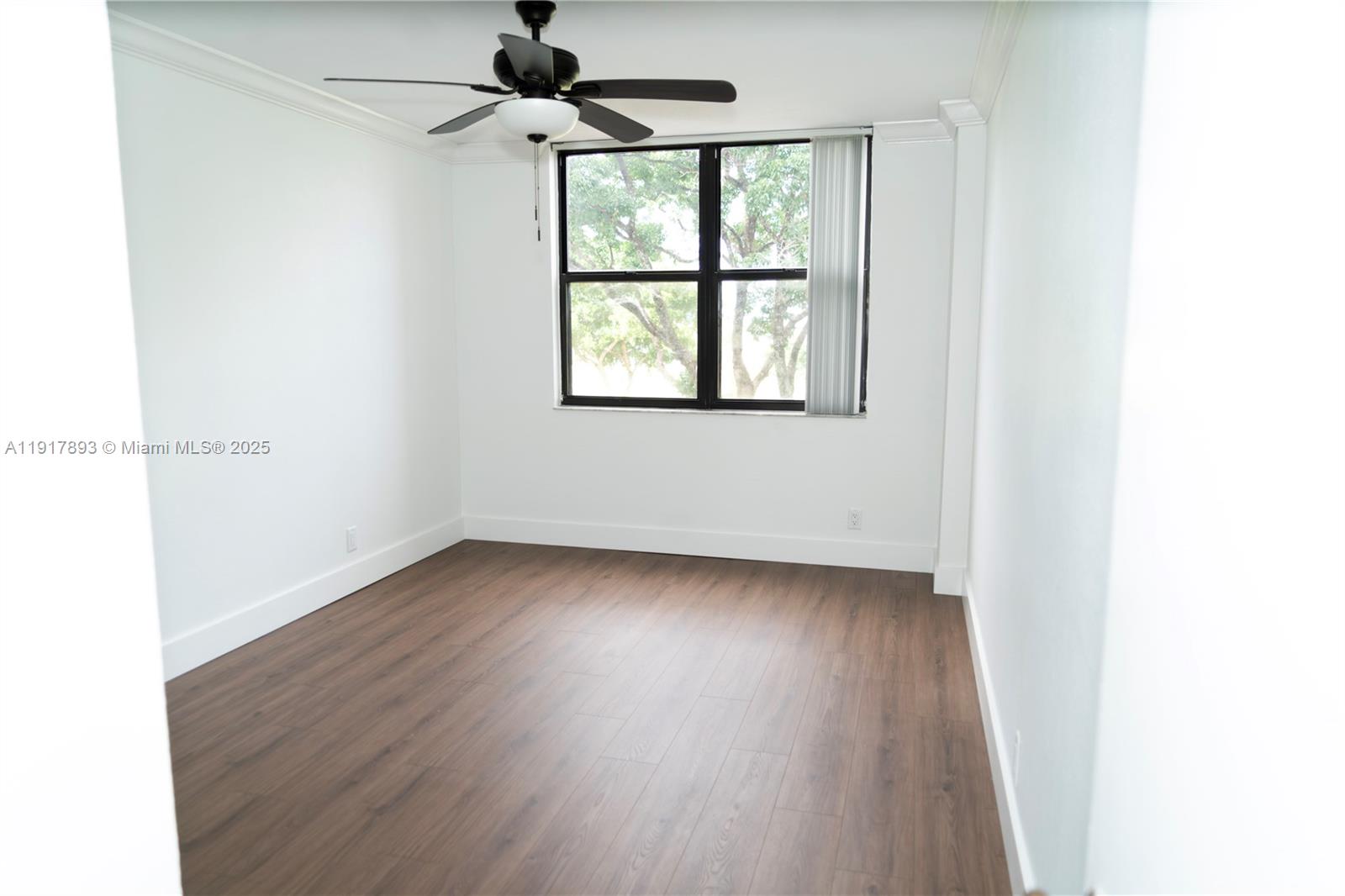 LAKE EMERALD CONDOMINIUM - Residential Lease