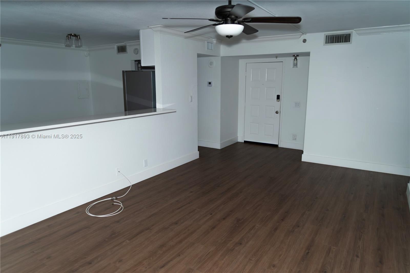 LAKE EMERALD CONDOMINIUM - Residential Lease