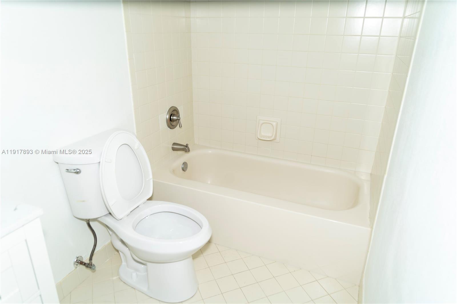 LAKE EMERALD CONDOMINIUM - Residential Lease