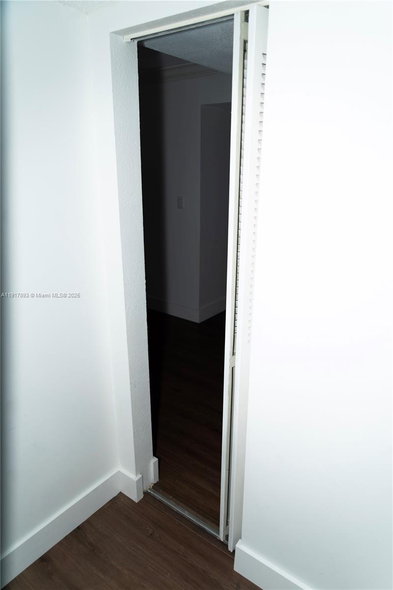 LAKE EMERALD CONDOMINIUM - Residential Lease