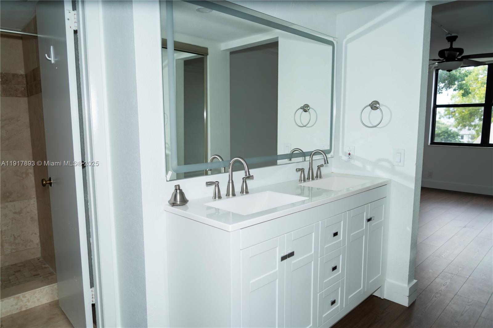 LAKE EMERALD CONDOMINIUM - Residential Lease