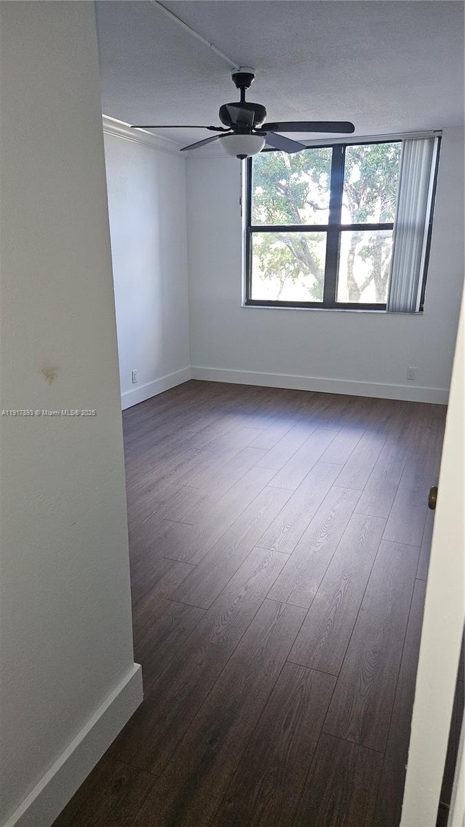 LAKE EMERALD CONDOMINIUM - Residential Lease