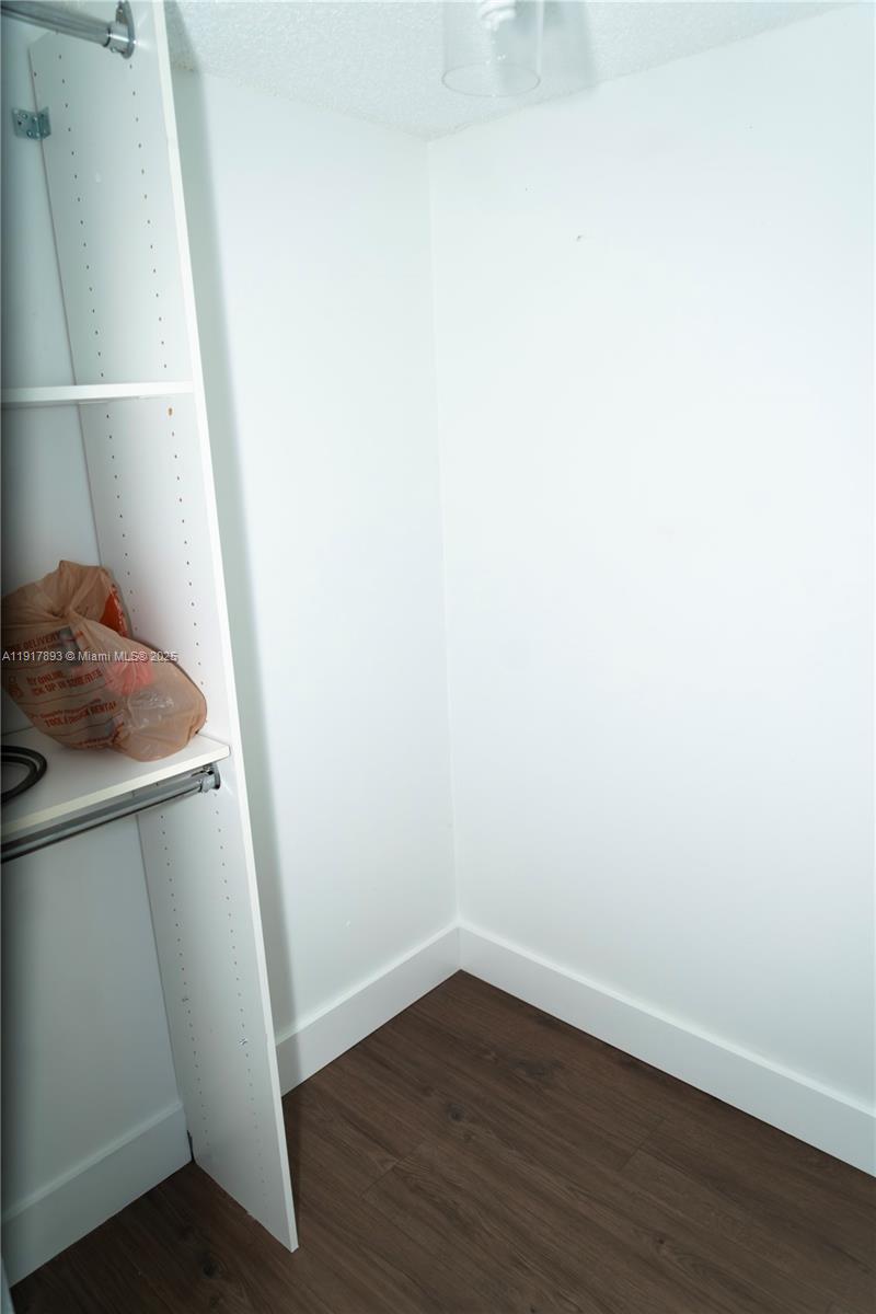 LAKE EMERALD CONDOMINIUM - Residential Lease