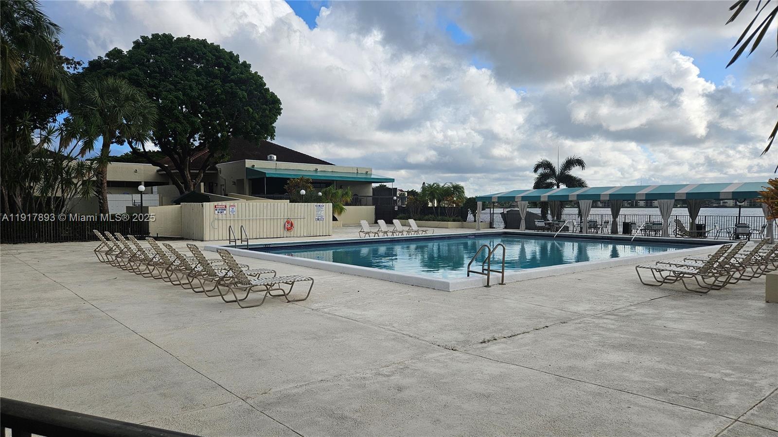 LAKE EMERALD CONDOMINIUM - Residential Lease