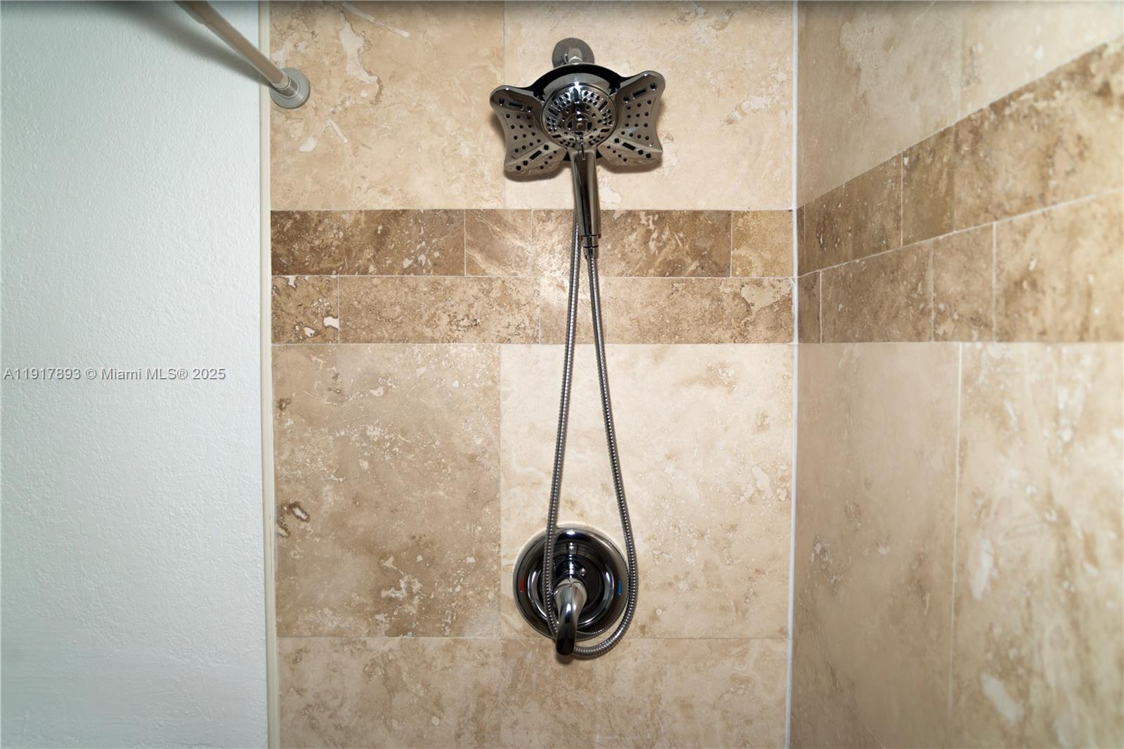 LAKE EMERALD CONDOMINIUM - Residential Lease