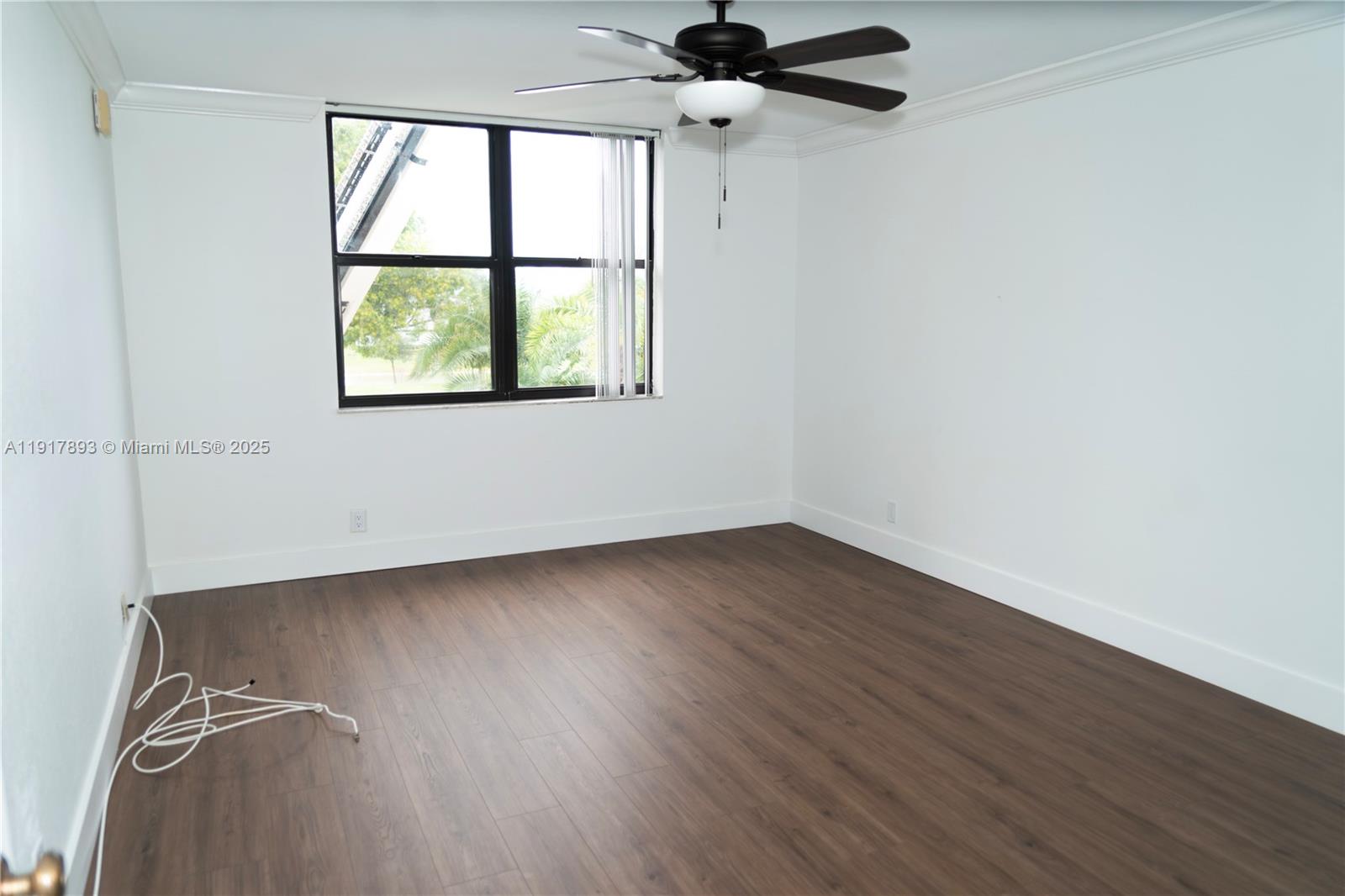 LAKE EMERALD CONDOMINIUM - Residential Lease