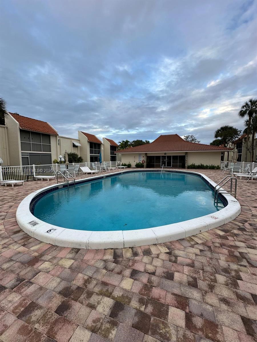 DEERFIELD PINES CONDO - Residential