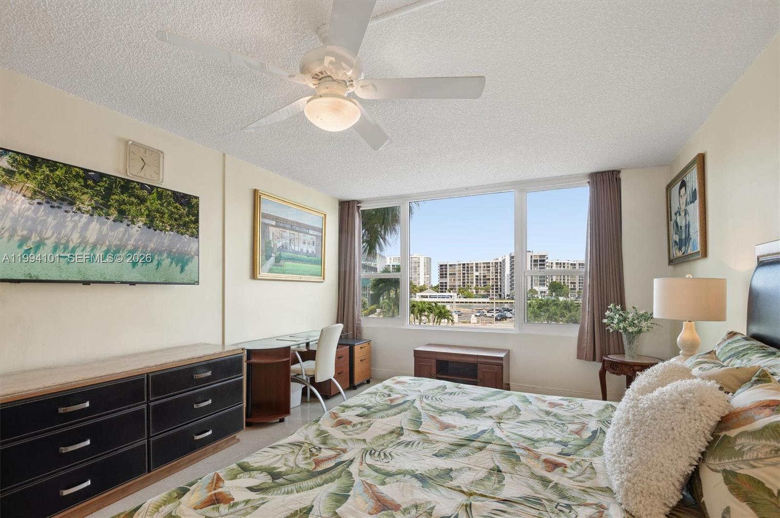 ALEXANDER TOWERS CONDO - Residential