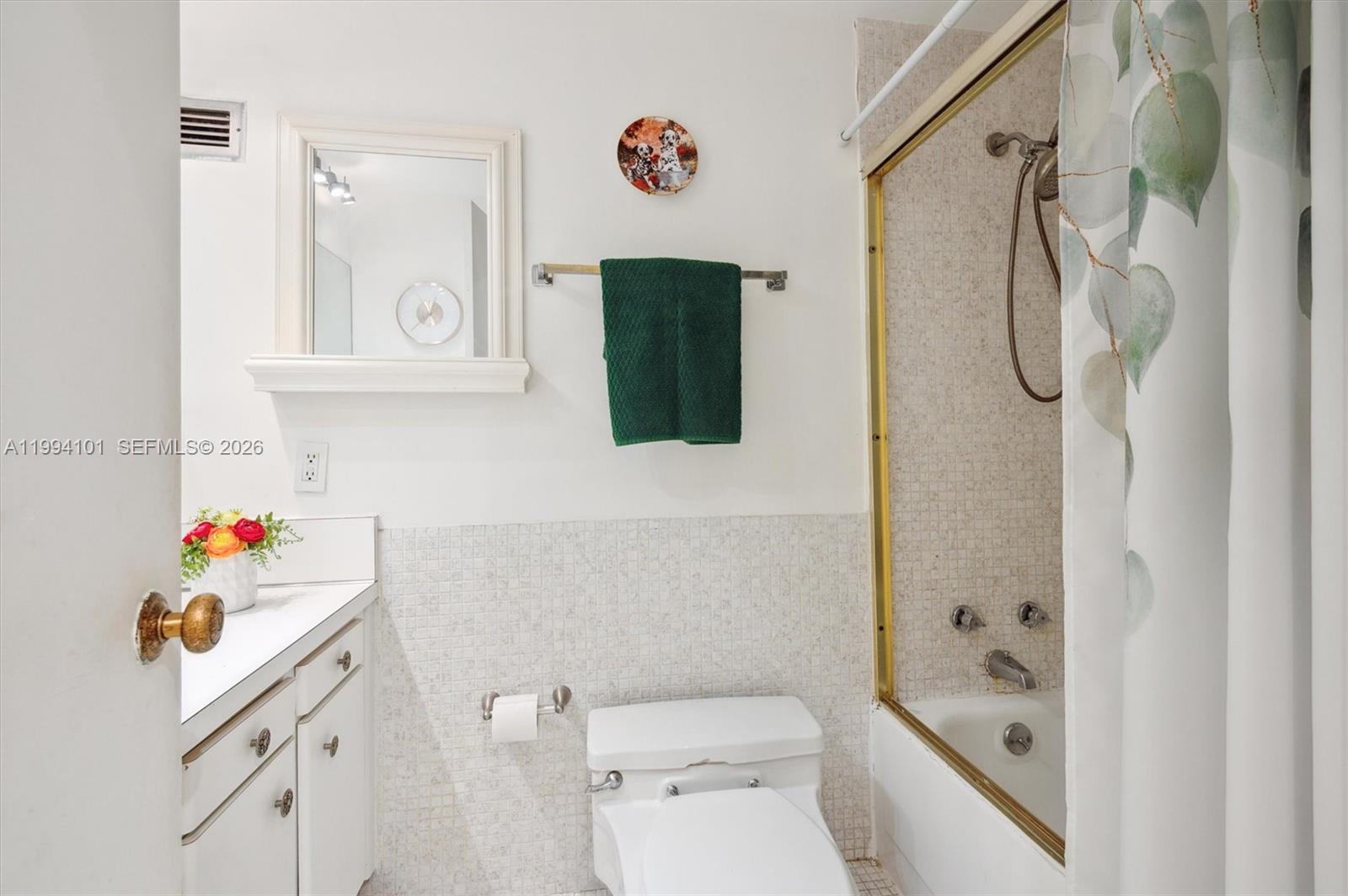 ALEXANDER TOWERS CONDO - Residential