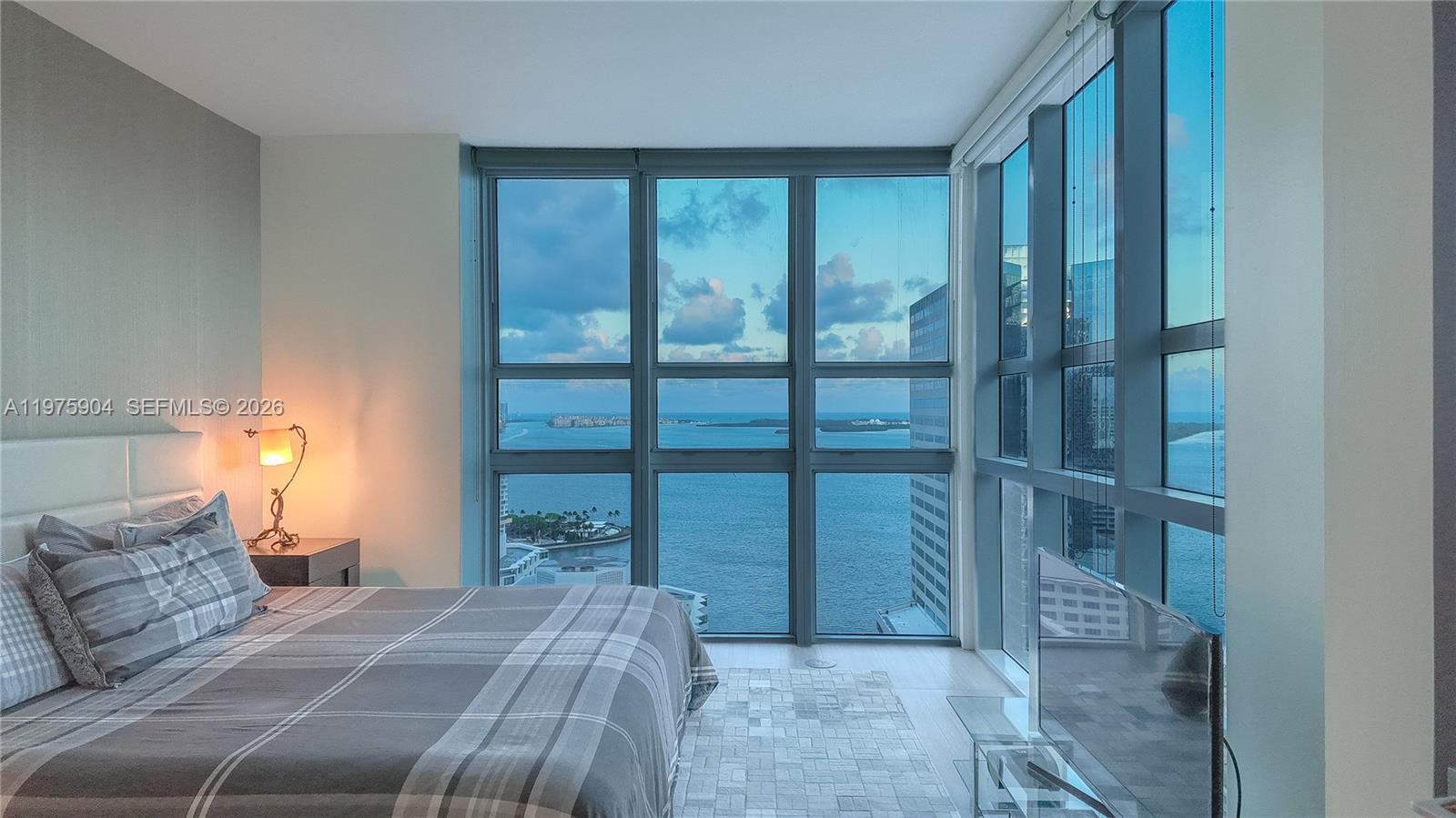 THE PLAZA 901 BRICKELL CO - Residential