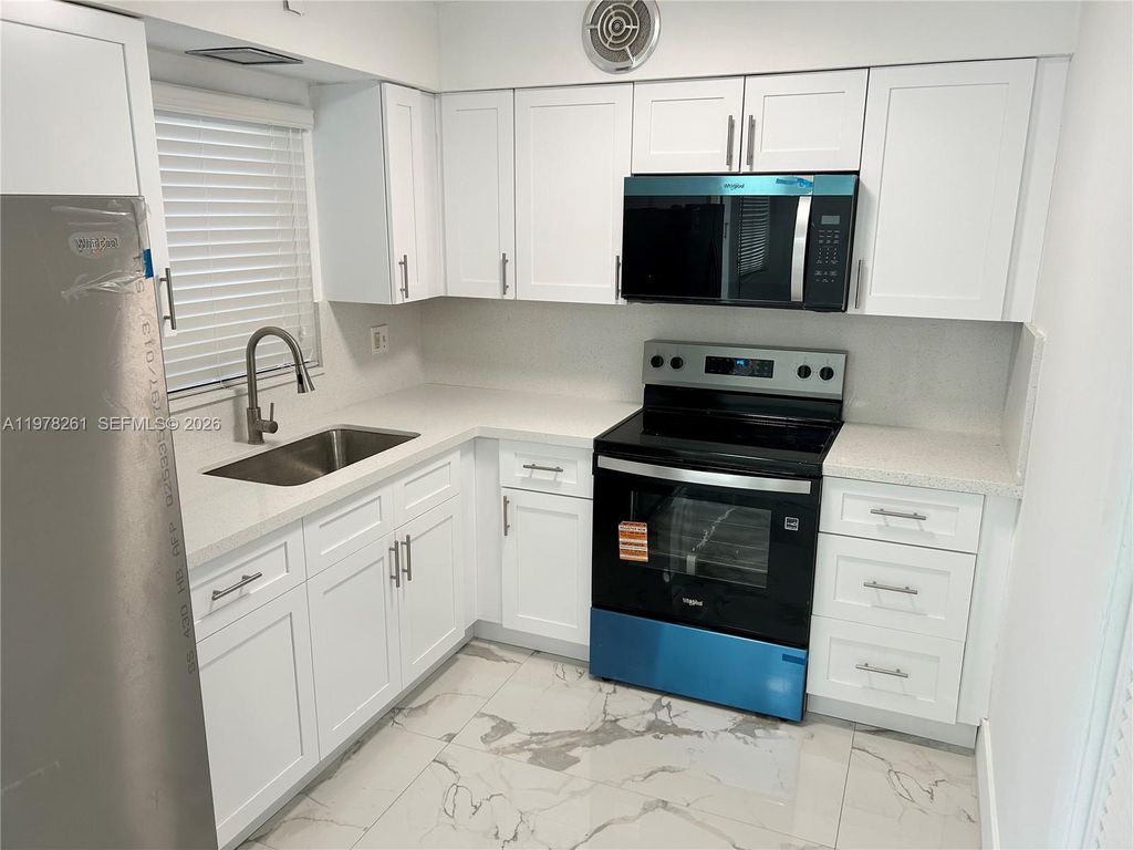 Photo of 2000 Buchanan St #10, Hollywood, FL 33020 (MLS # A11978261)