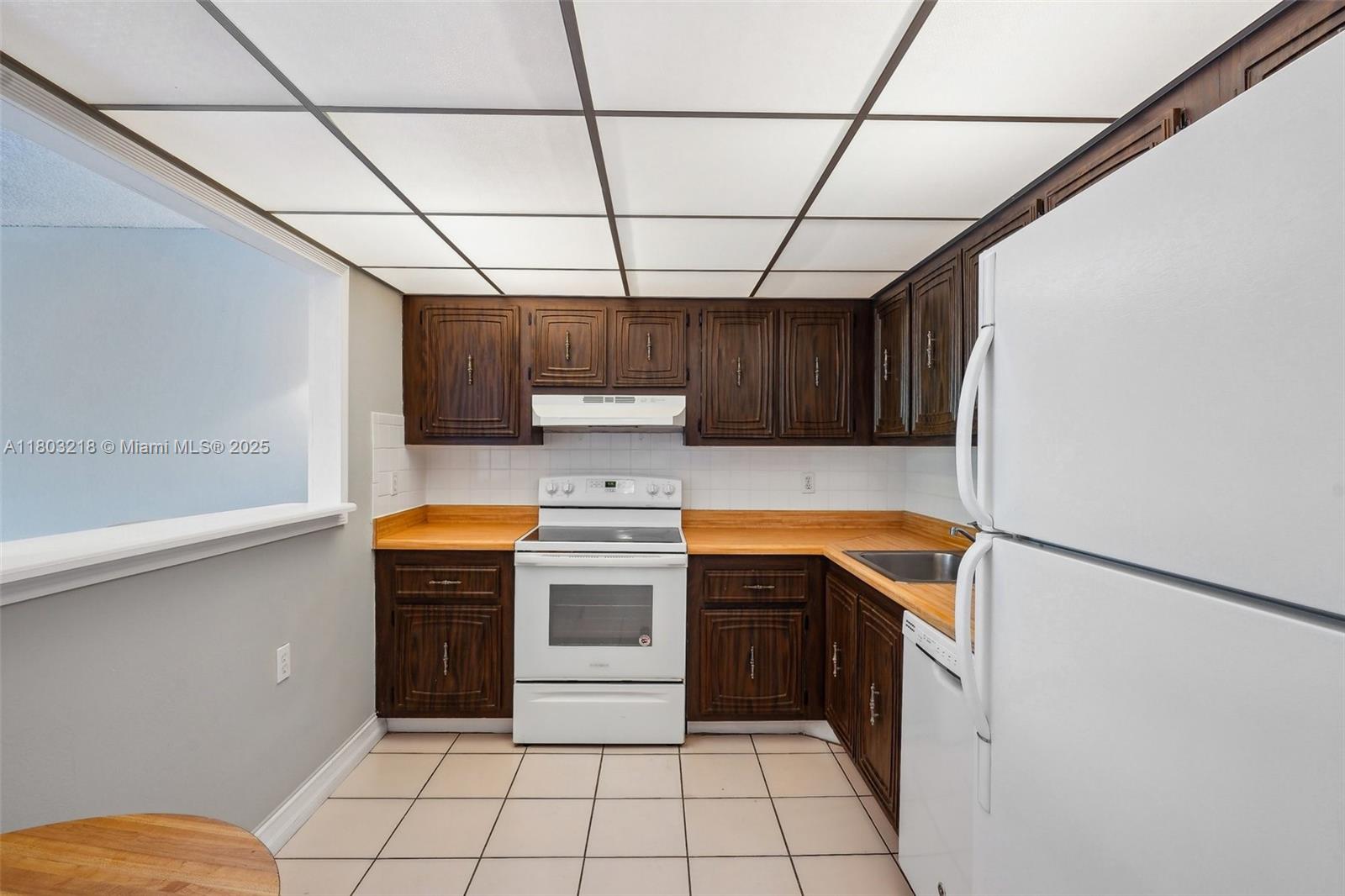 7081 Environ Blvd 243, Lauderhill, Miami-Dade County, Florida - 1 Bedrooms  
2 Bathrooms - 