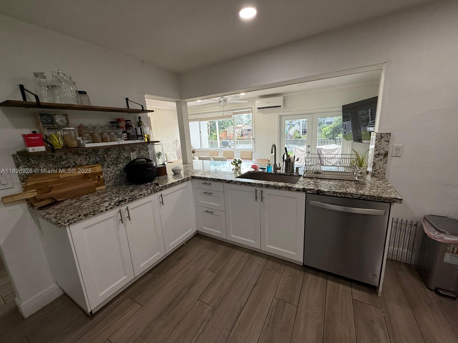 SUNRISE GOLF VILLAGE SEC - Residential