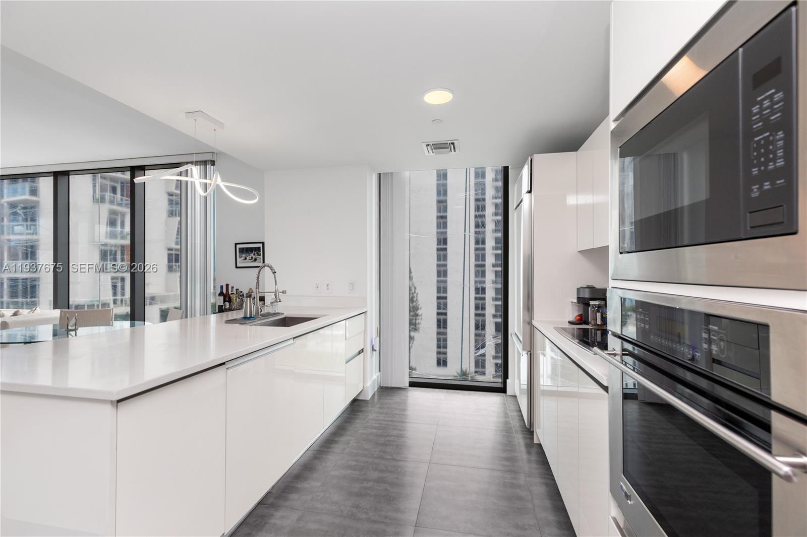 ICON BAY CONDO - Residential