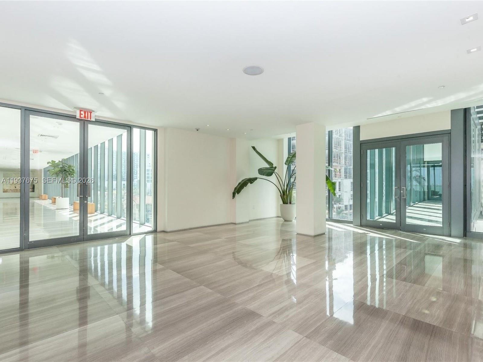 ICON BAY CONDO - Residential